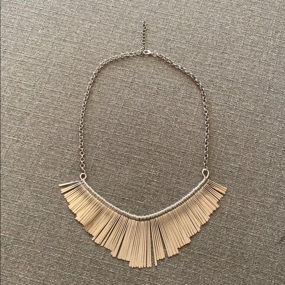 🎊HP🎉 NWOT Statement necklace